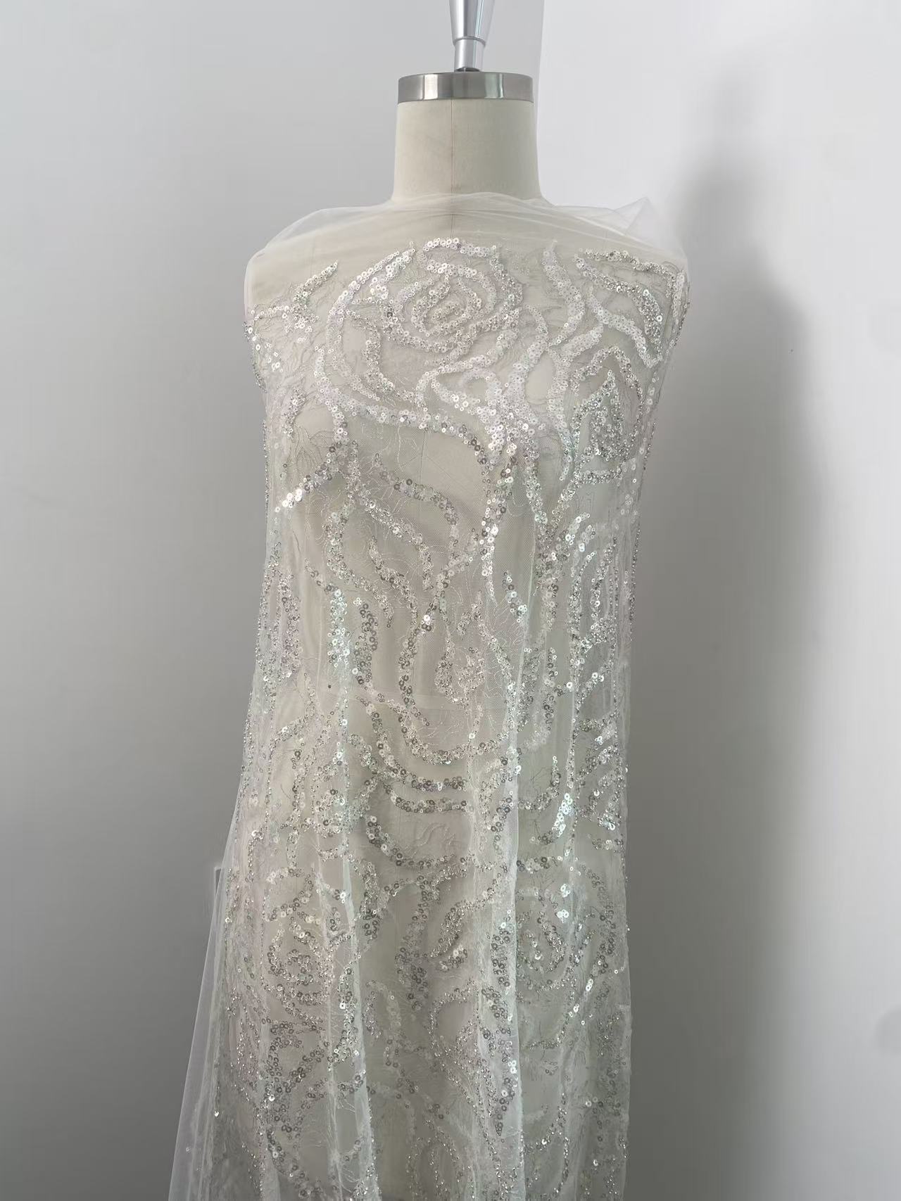 Tessuto di pizzo con perline p - Embroidery Rose recensione e prezzo